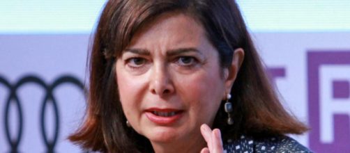 Laura Boldrini minaccia di denunciare chi ha diffuso la bufala del posto del disabile sul volo Alitalia