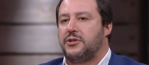 Matteo Salvini a muso duro con Macron: 'Non può dare lezioni'