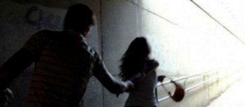 Saronno, aggedisce e stupra 16enne nel sottopasso della stazione | actionweb24.com