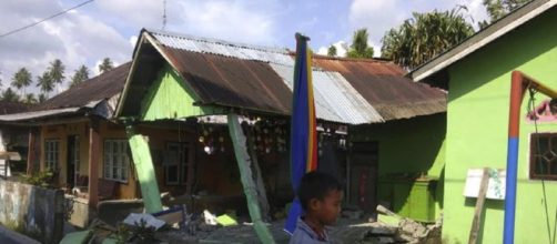 L'Indonesia flagellata da un terremoto e da uno tsunami