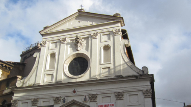 Roma, entra in chiesa, danneggia una statua e minaccia una suora: arrestato cittadino polacco (in foto il luogo del fatto di cronaca)