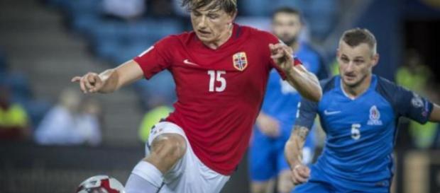 Mercato : le milieu défensif norvégien Sander Berge serait pisté par le PSG Mercato : le milieu défensif norvégien Sander Berge serait pisté par le PSG