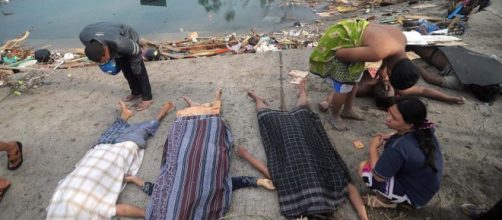 Le vittime del terremoto a Sulawesi sono oltre 800