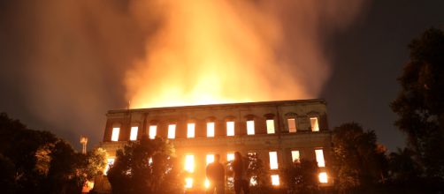 BRASIL/ El Museo Nacional está devastado por el fuego: "Perdidos 200 años de historia"