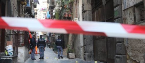 Napoli, donna colpita da proiettile vagante