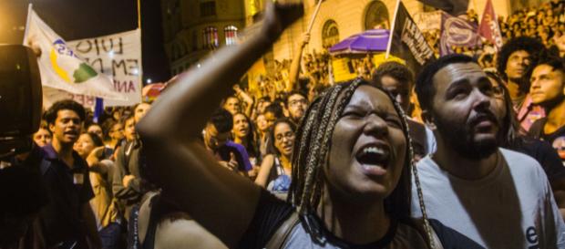 Brésil : indignation de la population après l'incendie du Musée national de Rio de Janeiro. Brésil : indignation de la population après l'incendie du Musée national de Rio de Janeiro.
