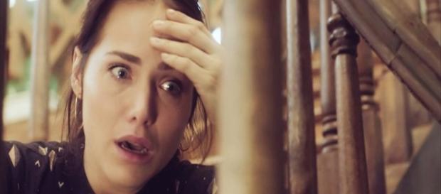 Rosa sofrerá nas mãos de Laureta. (Foto: Divulgação TV Globo) Rosa sofrerá nas mãos de Laureta. (Foto: Divulgação TV Globo)