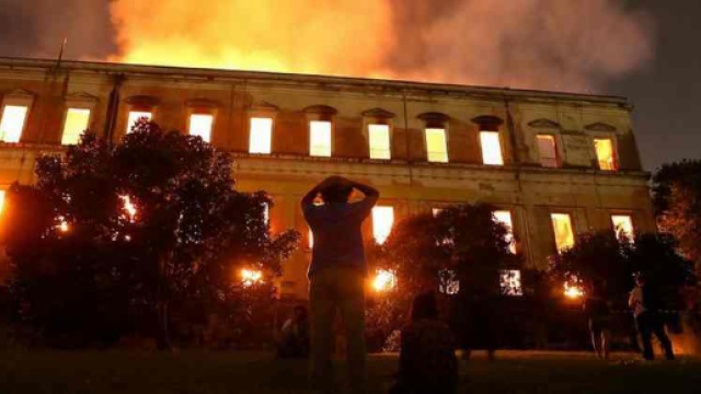 Incendie de Rio de Janeiro : le Musée national du Brésil vieux de 200 ans a péri sous les flammes.