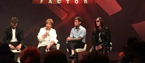Nelle foto i tre giudici di X Factor con il conduttore Alessandro Cattelan