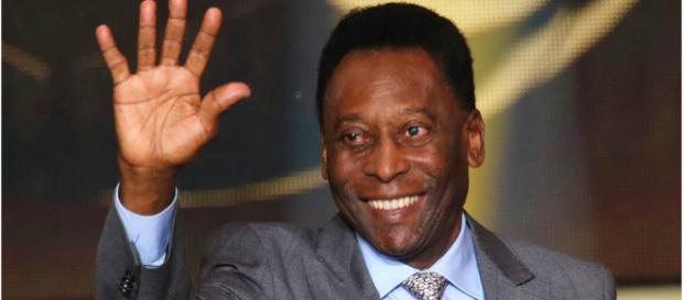 Pelé se manifesta sobre incêndio em Museu Nacional e gera revolta Pelé se manifesta sobre incêndio em Museu Nacional e gera revolta
