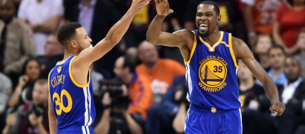 Les Golden State Warriors, encore grandissimes favoris à leur succession. Les Golden State Warriors, encore grandissimes favoris à leur succession.
