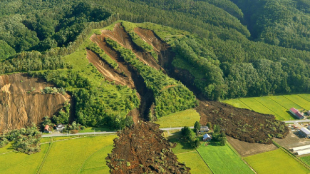Le frane provocate dal terremoto
