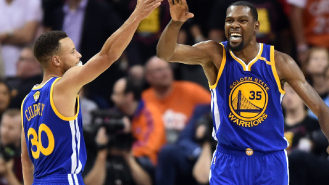Les Golden State Warriors, encore grandissimes favoris à leur succession.