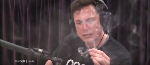 Emotional Elon Musk smokes some weed on live podcast with Joe Roagn - Image credit PowerfulJRE | YouTube