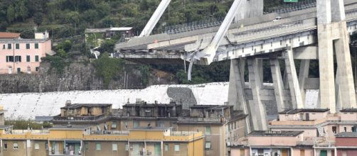 Ponte Morandi, sms tra gli indagati: 'I tiranti non reggono più'
