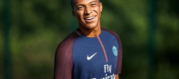 Après Neymar, le PSG s'offre la pépite du foot français Mbappé ... - lefigaro.fr Après Neymar, le PSG s'offre la pépite du foot français Mbappé ... - lefigaro.fr