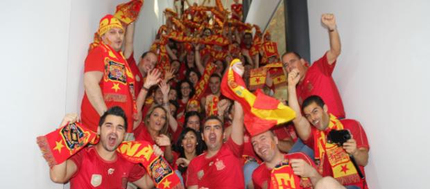 Los aficionados esperan con gran expectación el encuentro entre La Roja e Inglaterra Los aficionados esperan con gran expectación el encuentro entre La Roja e Inglaterra