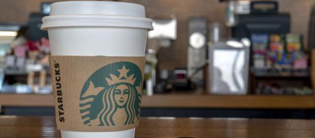 Starbucks arriva in Italia - Aperto il primo punto vendita a Milano Starbucks arriva in Italia - Aperto il primo punto vendita a Milano
