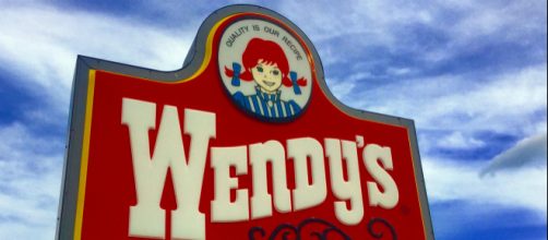Photo of Wendy's sign - [Mike Mozart / Flickr]