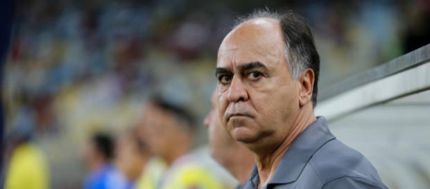Sob pressão, Marcelo Oliveira precisa da vitória Sob pressão, Marcelo Oliveira precisa da vitória