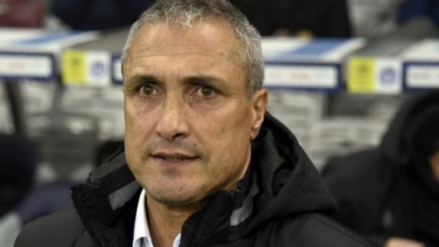 Bernard Casoni est convaincu que Luiz Gustavo doit &ecirc;tre plac&eacute; au milieu de terrain et non en d&eacute;fense.