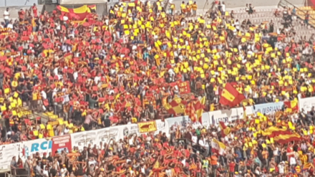 I tifosi del Lecce, quasi 13 mila al debutto.