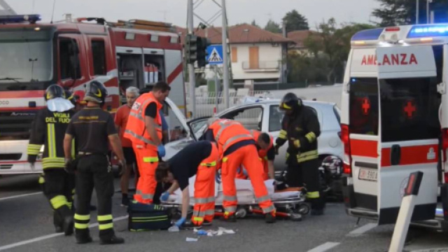 Calabria, muore 25enne in un incidente. (foto di repertorio)