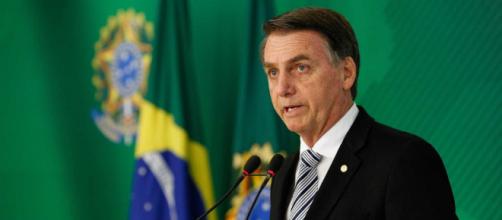 Bolsonaro assinará salário mínimo para 2019. (Reprodução: R7)