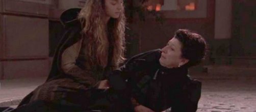 Trame Una Vita: Ursula viene pugnalata gravemente da Olga