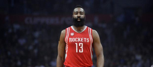 James Harden a encore régalé cette nuit en NBA James Harden a encore régalé cette nuit en NBA