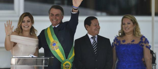 Posse de Bolsonaro é marcada por fortes emoções - (Marcelo Camargo/Agência Brasil) Posse de Bolsonaro é marcada por fortes emoções - (Marcelo Camargo/Agência Brasil)