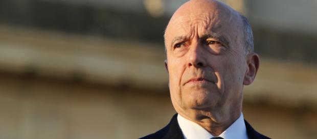 Alain Juppé assume sa prise de distance avec "Les Républicains" Alain Juppé assume sa prise de distance avec "Les Républicains"