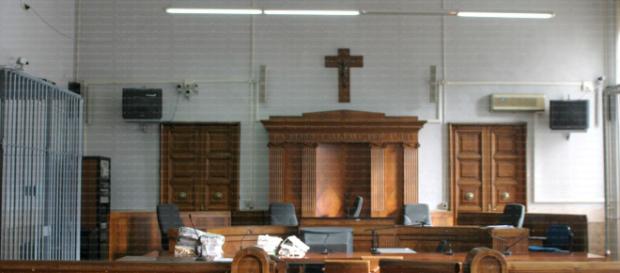 La Corte d'Appello di Salerno ha condannato il ministero della Giustizia a risarcire un boss della 'ndrangheta. La Corte d'Appello di Salerno ha condannato il ministero della Giustizia a risarcire un boss della 'ndrangheta.