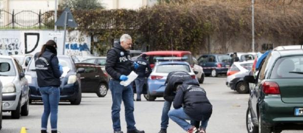 Morto il pregiudicato ferito in un agguato davanti a un asilo a Roma Morto il pregiudicato ferito in un agguato davanti a un asilo a Roma