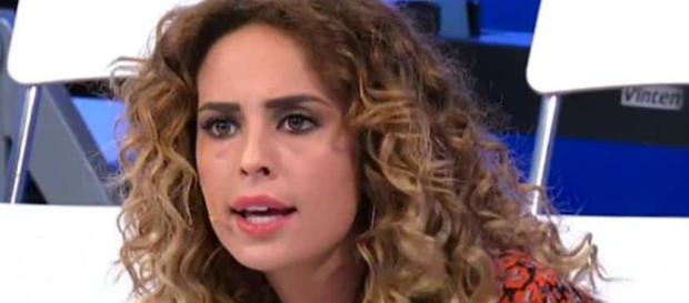 Sara Affi Fella messa nei guai da Nicola Sara Affi Fella messa nei guai da Nicola