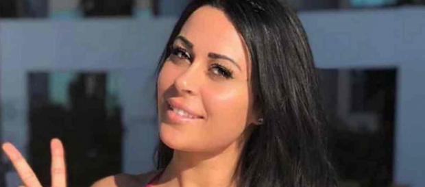 Shanna s'offre des injections de botox le jour de son anniversaire. Shanna s'offre des injections de botox le jour de son anniversaire.