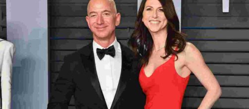 Amazon CEO Jeff Bezos, wife MacKenzie to divorce after 25 years - Photo- Image credit-(CNN/youtube.com)