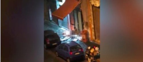 Napoli, polveriera Vasto: profugo africano accende il fuoco e si masturba in strada - Il Mattino