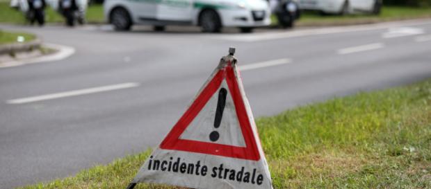 Brindisi, scontro frontale sul rettilineo della circonvallazione di Mesagne, muore un 28enne Brindisi, scontro frontale sul rettilineo della circonvallazione di Mesagne, muore un 28enne