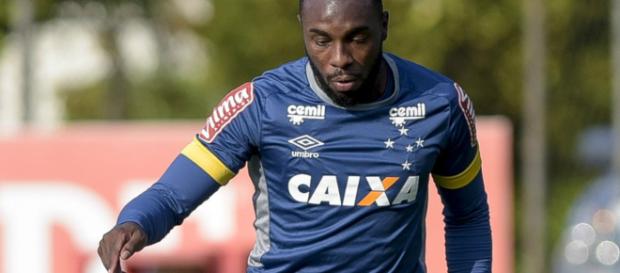 Manoel, zagueiro do Cruzeiro (Divulgação/Washington Alves/Cruzeiro) Manoel, zagueiro do Cruzeiro (Divulgação/Washington Alves/Cruzeiro)