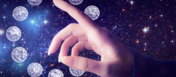 Oroscopo 13 gennaio: giornata 'no' per la Bilancia, reattivo il Sagittario Oroscopo 13 gennaio: giornata 'no' per la Bilancia, reattivo il Sagittario