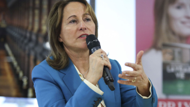 Ségolène Royal "reprend sa liberté de ne pas être candidate" aux Européennes