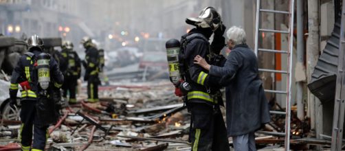 Parigi, violenta esplosione nella zona dell'Opera, bilancio di 20 feriti. Ipotesi fuga di gas in un panificio