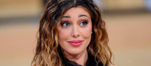 Belen Rodriguez scatena il gossip: bacio sulle labbra con Lucas su Instagram. Belen Rodriguez scatena il gossip: bacio sulle labbra con Lucas su Instagram.
