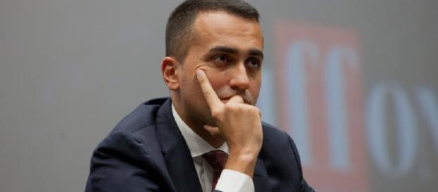 Luigi Di Maio risponde al titolo sui 'terroni' del quotidiano Libero Luigi Di Maio risponde al titolo sui 'terroni' del quotidiano Libero