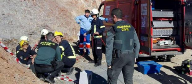 Spagna, Malaga come Vermicino: bimbo di 2 anni cade in un pozzo Spagna, Malaga come Vermicino: bimbo di 2 anni cade in un pozzo