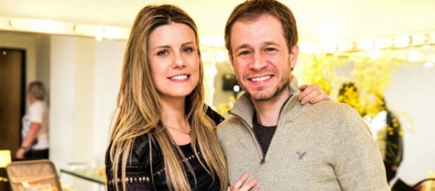Tiago Leifert é casado com Daiana Garbin desde 2012. (Foto Reprodução) Tiago Leifert é casado com Daiana Garbin desde 2012. (Foto Reprodução)