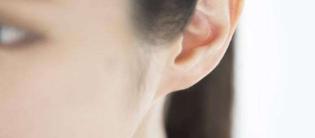 Una strana sindrome ha colpito a un orecchio una ragazza cinese: non riesce più a sentire le voci maschili. Una strana sindrome ha colpito a un orecchio una ragazza cinese: non riesce più a sentire le voci maschili.