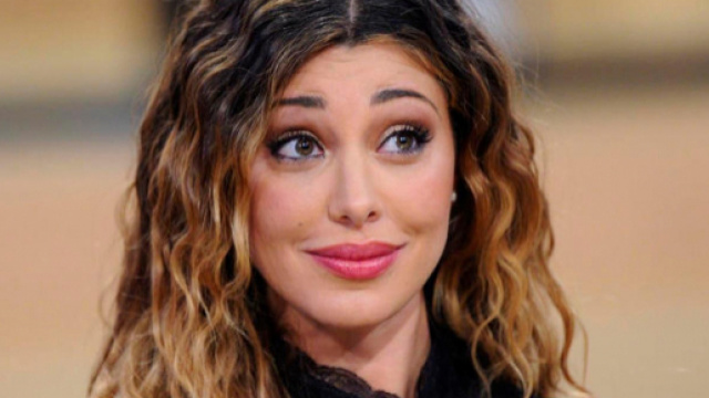 Belen Rodriguez scatena il gossip: bacio sulle labbra con Lucas su Instagram.