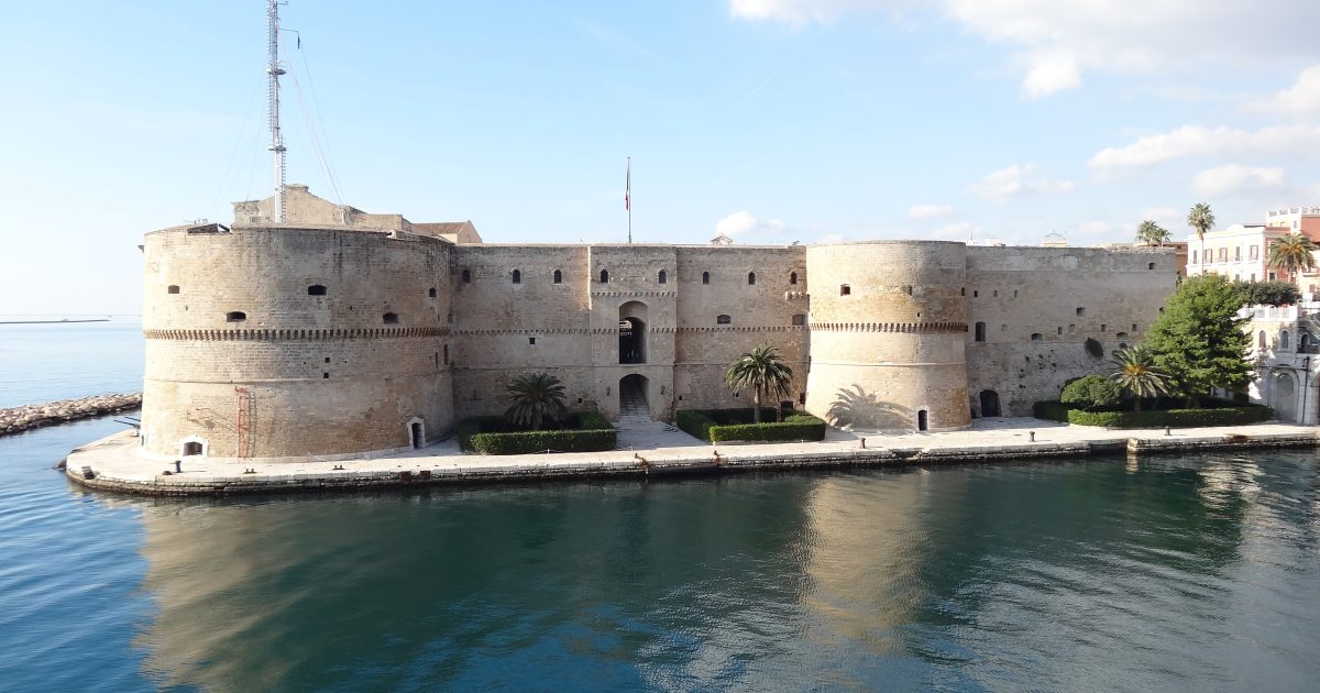 Taranto, si rompe cavo d'ormeggio della fregata Bergamini